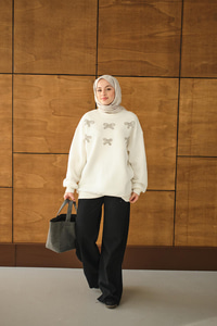 Kurdelesi Taş Detay Sweat Beyaz