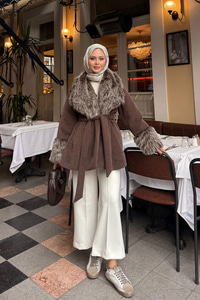 Kürk Detay Bel Bağlamalı Kısa Kaban Acı Kahve