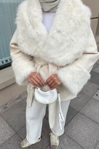 Kürk Detay Bel Bağlamalı Kısa Kaban Krem