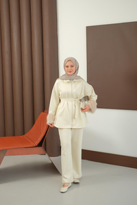 Kürk Detay Bel Bağlamalı Takım Krem