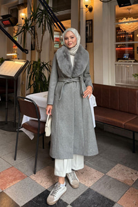 Kürk Yaka Detay Midi Boy Kruvaze Kaban Gri