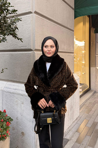 Kürk Yaka Leoparlı Kaban Siyah