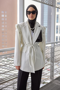 Kuş Gözü Kruvaze Yaka Blazer Ceket  Beyaz