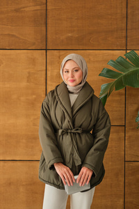 Kuşaklı Şişme Mont Haki Yeşil