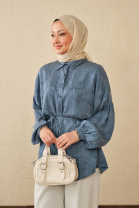 Lale Desen Saten Bel Bağlamalı Gömlek Mavi