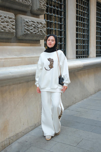 Leopar Desenli İkili Takım Beyaz