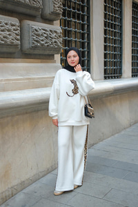 Leopar Desenli İkili Takım Beyaz