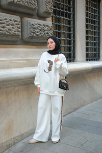 Leopar Desenli İkili Takım Beyaz