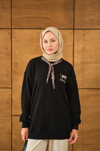 Leopar Fular Detay Sweat Siyah