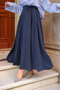 Linda Etek Lacivert