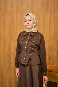 Menra Kuşgözü Detaylı Takım Kahverengi