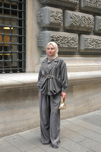 Musleya Önü Pile Detay Süet Takım Antrasit