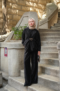 Musleya Önü Pile Detay Süet Takım Siyah