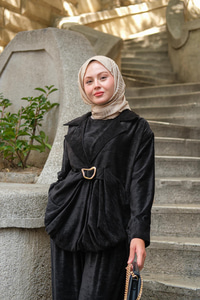 Musleya Önü Pile Detay Süet Takım Siyah