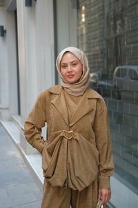 Musleya Önü Pile Detay Süet Takım Vizon