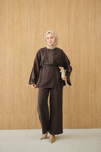 Nakış Detay Bel Bağlamalı Takım Kahverengi