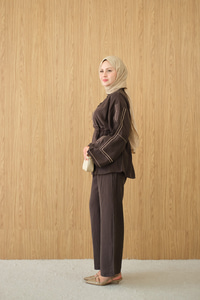 Nakış Detay Bel Bağlamalı Takım Kahverengi