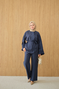 Nakış Detay Bel Bağlamalı Takım Lacivert