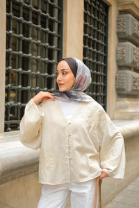 Nakış Detay V Yaka Gömlek Krem