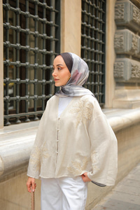 Nakış Detay V Yaka Gömlek Krem