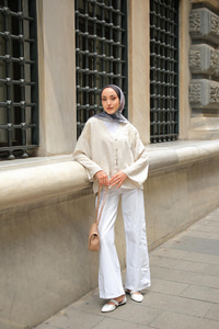 Nakış Detay V Yaka Gömlek Krem