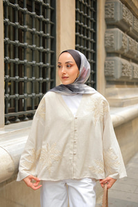 Nakış Detay V Yaka Gömlek Krem