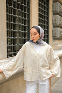 Nakış Detay V Yaka Gömlek Krem