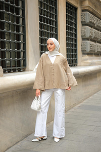 Nakış Detay V Yaka Gömlek Vizon