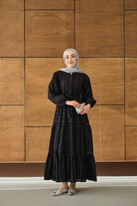 Nakış Detaylı Simli Jakar Elbise Siyah