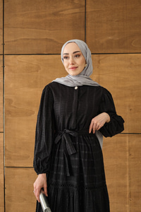 Nakış Detaylı Simli Jakar Elbise Siyah