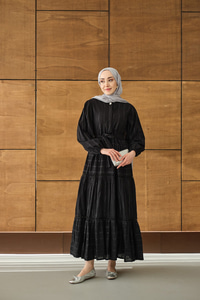 Nakış Detaylı Simli Jakar Elbise Siyah