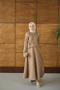 Nakışlı Nubuk Detay Takım Vizon