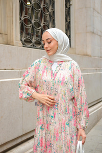 Nergis Desenli Elbise Pembe