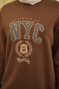 NYC Baskılı Sweat Kahverengi