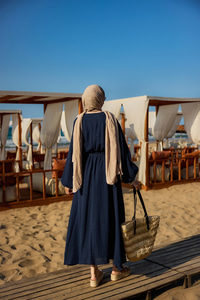 Olivia Elbise Lacivert