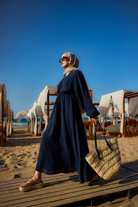 Olivia Elbise Lacivert