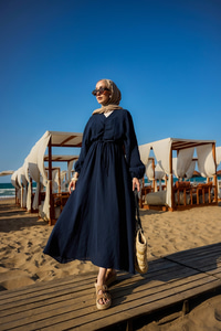 Olivia Elbise Lacivert