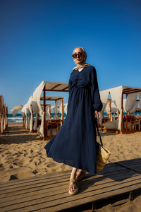 Olivia Elbise Lacivert