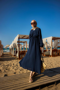 Olivia Elbise Lacivert