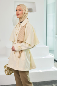 Omuz Apolet Detaylı Kısa Trenç  Ekru