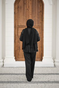 Omuz Atkılı Beli Pileli Kemerli Takım Siyah