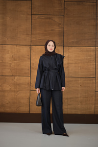 Omuz Büzgü Detaylı Fermuarlı Bel Bağlamalı Takım Lacivert