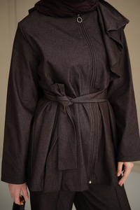 Omuz Büzgü Detaylı Fermuarlı Bel Bağlamalı Takım Kahverengi