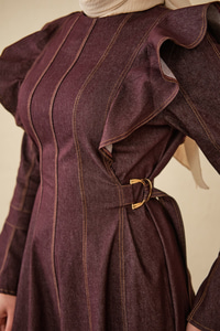 Omuz Büzgülü Dikiş Detay Bel Bağlamalı Kot Elbise Mürdüm