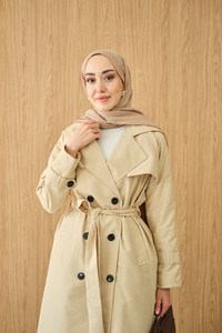 Omuz Düğme Detay Kruvaze Yaka Midi Boy Trenç Krem