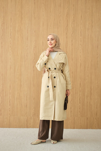 Omuz Düğme Detay Kruvaze Yaka Midi Boy Trenç Krem