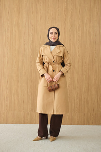 Omuz Düğme Detay Kruvaze Yaka Midi Boy Trenç Bisküvi