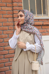 Omuz Düğme Detaylı Takım Taş