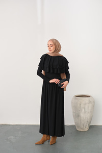 Omuz Fırfır Detay Elbise Siyah