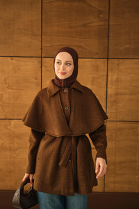 Omuz Pelerinli Peluş Kaşe Kaban Kahverengi